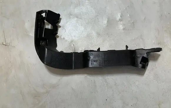 Audi A3 S3 8V Front bumper mounting bracket 8V5807184