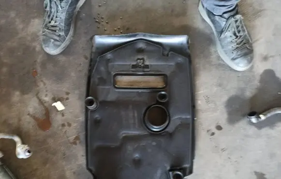Mercedes-Benz C W205 Engine cover (trim)