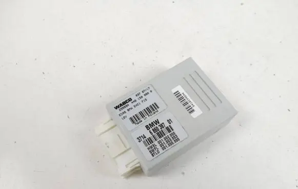BMW X5 F15 Air suspension control unit module (rear) 6860387