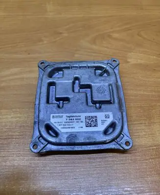 BMW 3 E92 E93 Headlight ballast module Xenon 130732930201