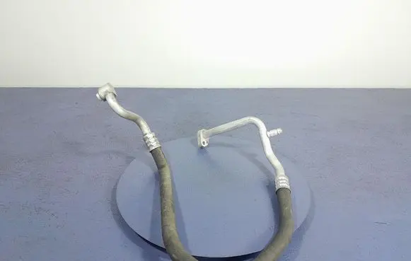 BMW X3 E83 Air conditioning (A/C) pipe/hose 9868409