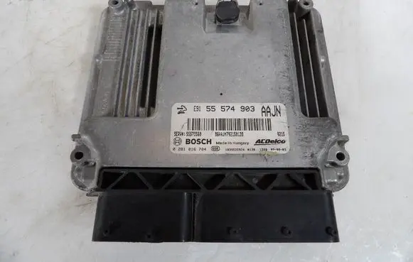 Opel Insignia A Engine control unit/module ECU 55574903