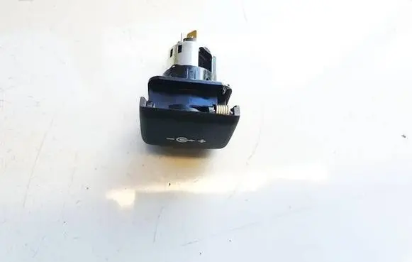 BMW 1 E81 E87 Cigarette lighter 6904008
