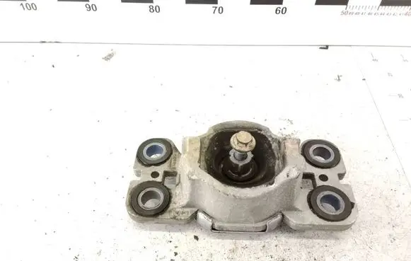 Volvo V60 Gearbox mount 8070M08