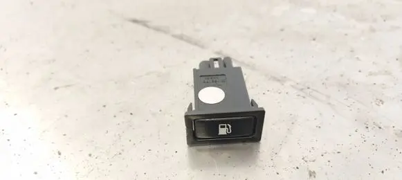 Toyota Avensis T250 Fuel tank opening switch 156795