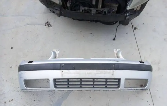 Volkswagen Golf IV Front bumper