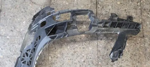 Mercedes-Benz C W204 Front bumper mounting bracket 2048850765