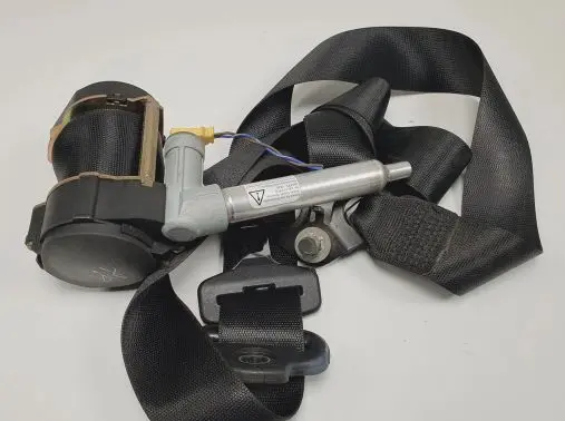 Mercedes-Benz A W168 Front seatbelt 1688603285