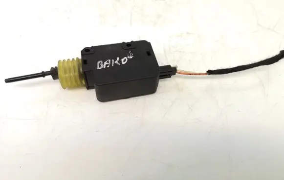 Fuel tank cap lock motor