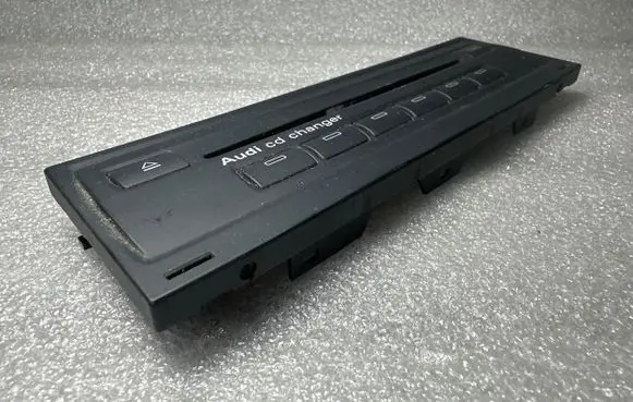 Audi A6 S6 C6 4F CD/DVD changer 