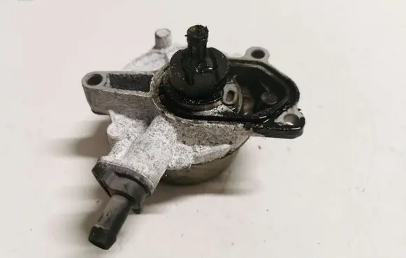 Hyundai Matrix Vacuum pump 288102A100