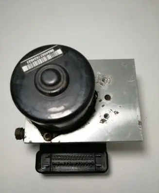 Volvo V70 ABS Pump 5WK84002 P08671225