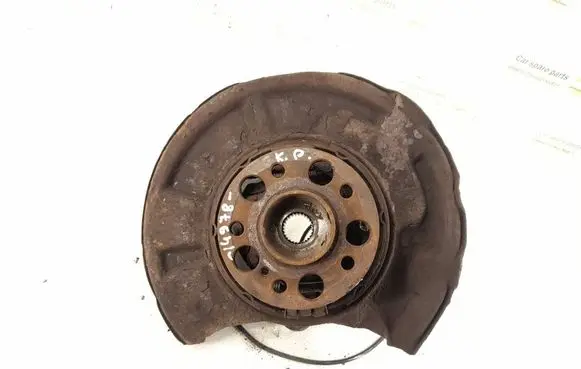 Rear wheel hub