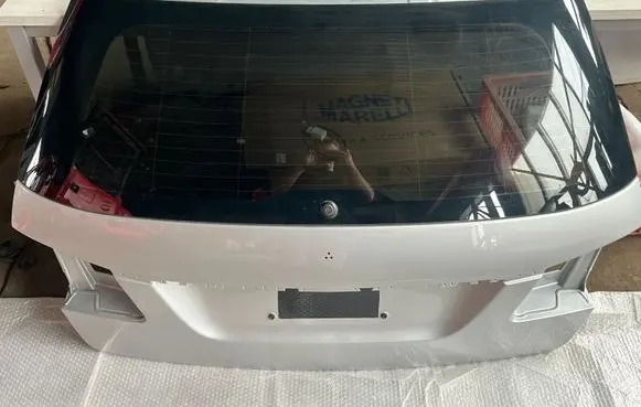 Mercedes-Benz E W212 Tailgate/trunk/boot lid A2127420009