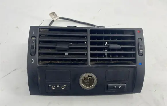 Rear air vent grill