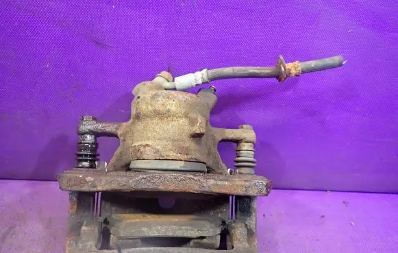 Fiat Sedici Front brake caliper
