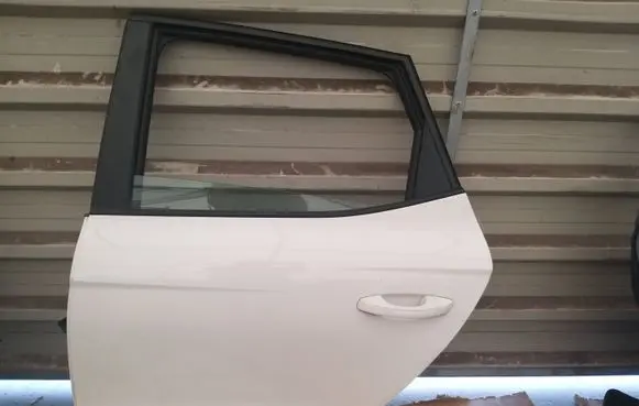 Seat Arona Rear door LB9A