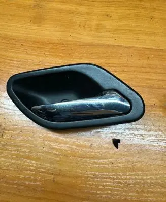 BMW 5 E39 Front door interior handle 7032926