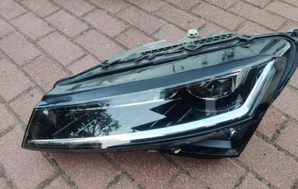 Skoda Superb B8 (3V) Headlight/headlamp 3V1941015D 992941571AA