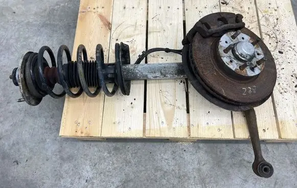 Volvo 940 Front shock absorber with coil spring 6819331