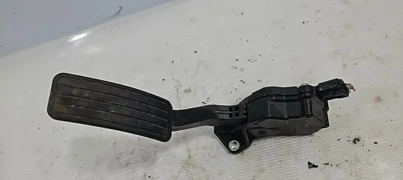 Subaru Impreza III Accelerator throttle pedal 36010AG140 1988007120 10K20C00607