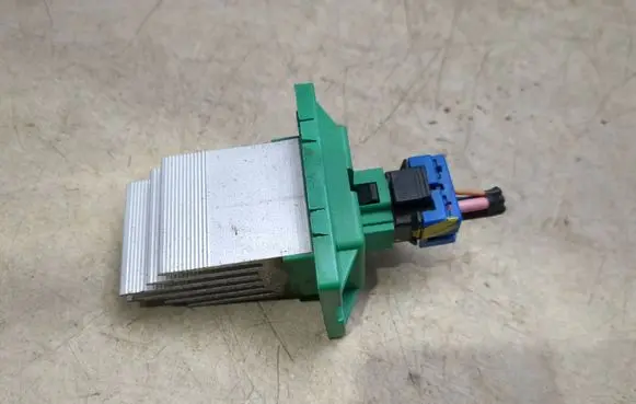 KIA Optima Heater blower motor/fan resistor 