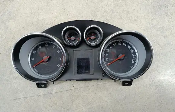 Opel Meriva B Speedometer (instrument cluster) 13346196