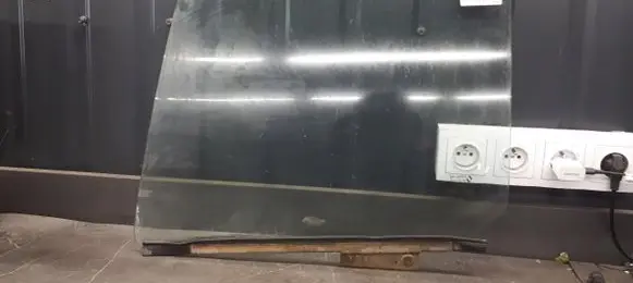 Renault Clio I Rear side window