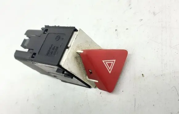 Volkswagen PASSAT B6 Hazard light switch 3C0953509A