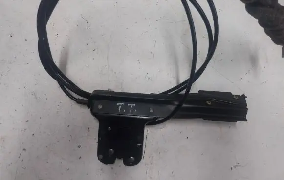 Audi TT Mk1 Tailgate/trunk/boot lock/catch/latch 8K0827505A
