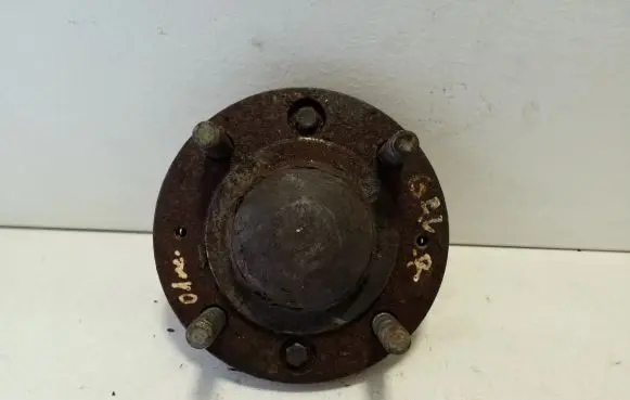 Rear wheel hub