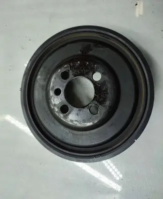 Volkswagen Golf VII Crankshaft pulley 03G105243