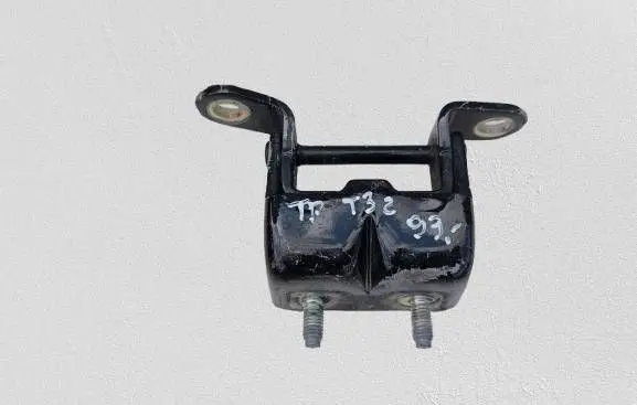 Nissan X-Trail T32 Rear door upper hinge 