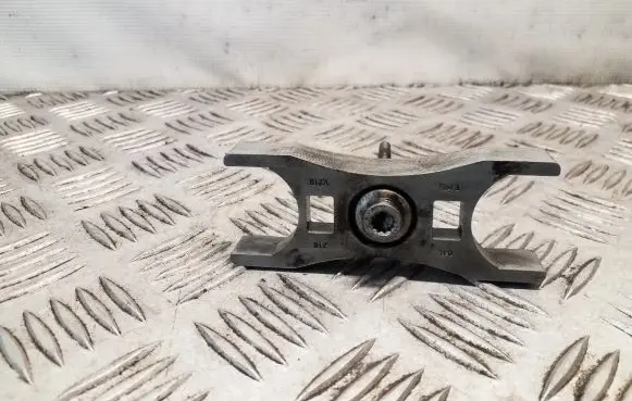 Skoda Superb B8 (3V) Fuel Injector clamp holder