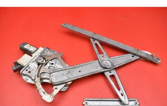 Toyota Avensis Verso Front door window regulator with motor 69820-05050