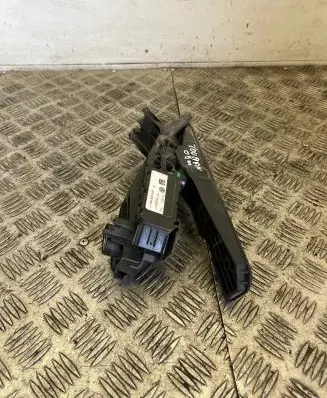 Volkswagen Touran I Accelerator throttle pedal 1T1723503H