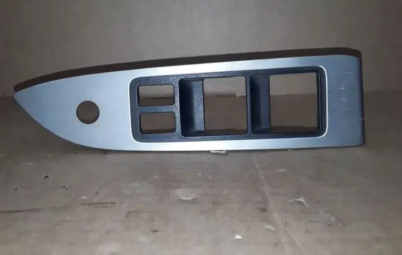 Nissan Murano Z51 Front door window switch trim 80961 809611AA0A