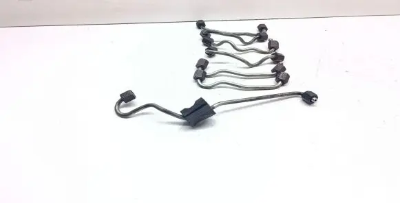 BMW 3 E92 E93 Fuel injector supply line/pipe 