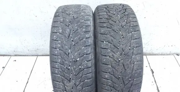 Volkswagen Golf II R19 winter/snow tires with studs 23555R19