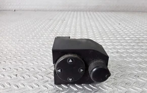 Audi A4 S4 B5 8D Wing mirror switch 8D0959565