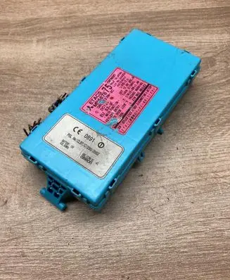 Mitsubishi Outlander Fuse module MR587875
