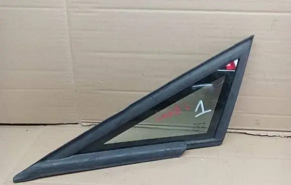 Seat Leon (1P) Front triangle window/glass 1P0845411