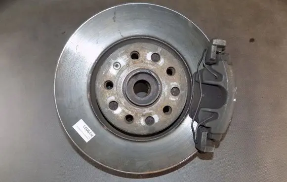 Volkswagen PASSAT B7 Front wheel hub spindle knuckle