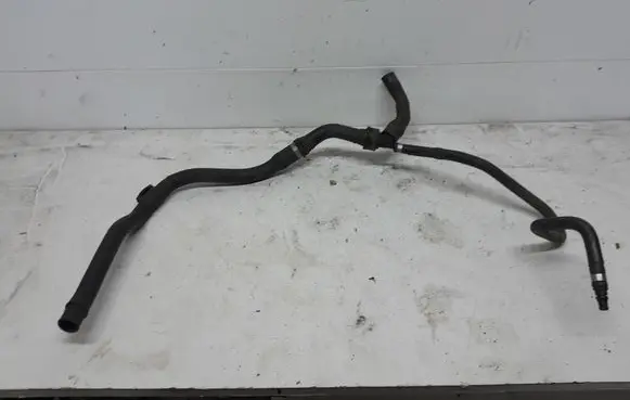 Engine coolant pipe/hose