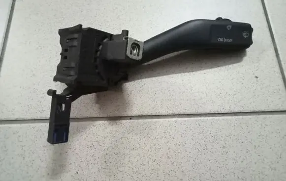Skoda Octavia Mk2 (1Z) Wiper control stalk 1K0953519C