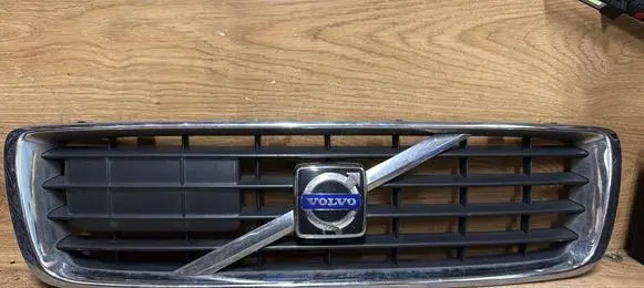 Volvo S80 Front bumper upper radiator grill 30698973 30764072