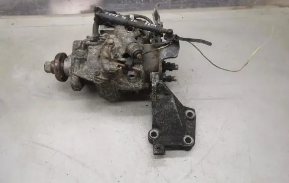 Ford Fiesta Fuel injection high pressure pump 0460484082 96FF9A543AB
