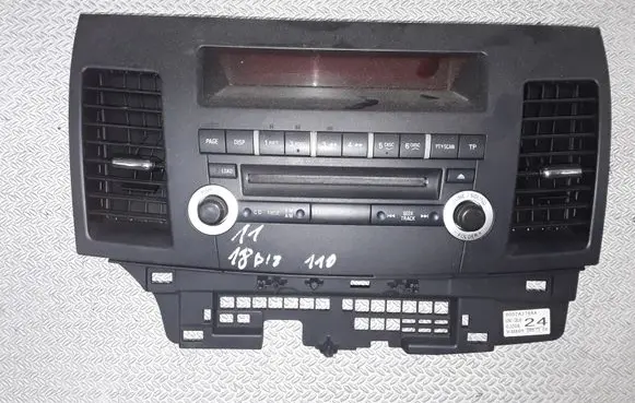Mitsubishi Lancer VIII Radio/CD/DVD/GPS head unit 8002A378XA