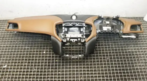 Maserati Ghibli Dashboard