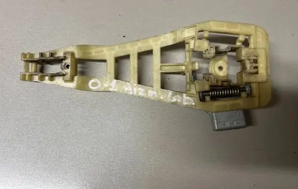 Rear door exterior handle/bracket